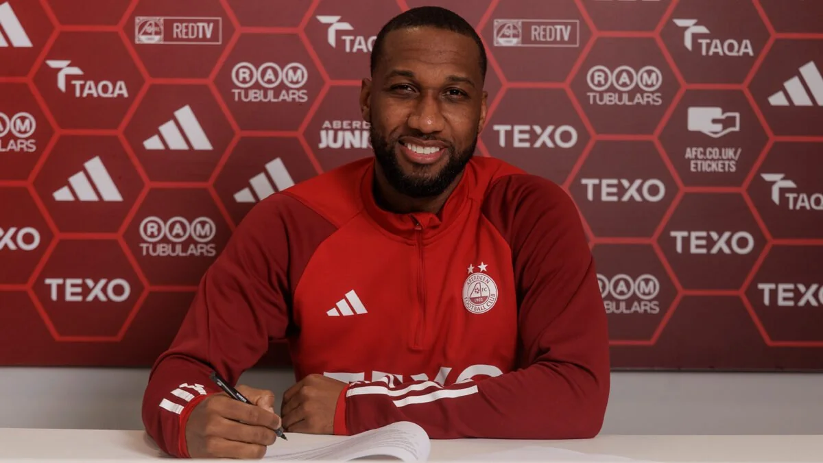 Junior Hoilett: Aberdeen sign Canada winger after Vancouver Whitecaps exit